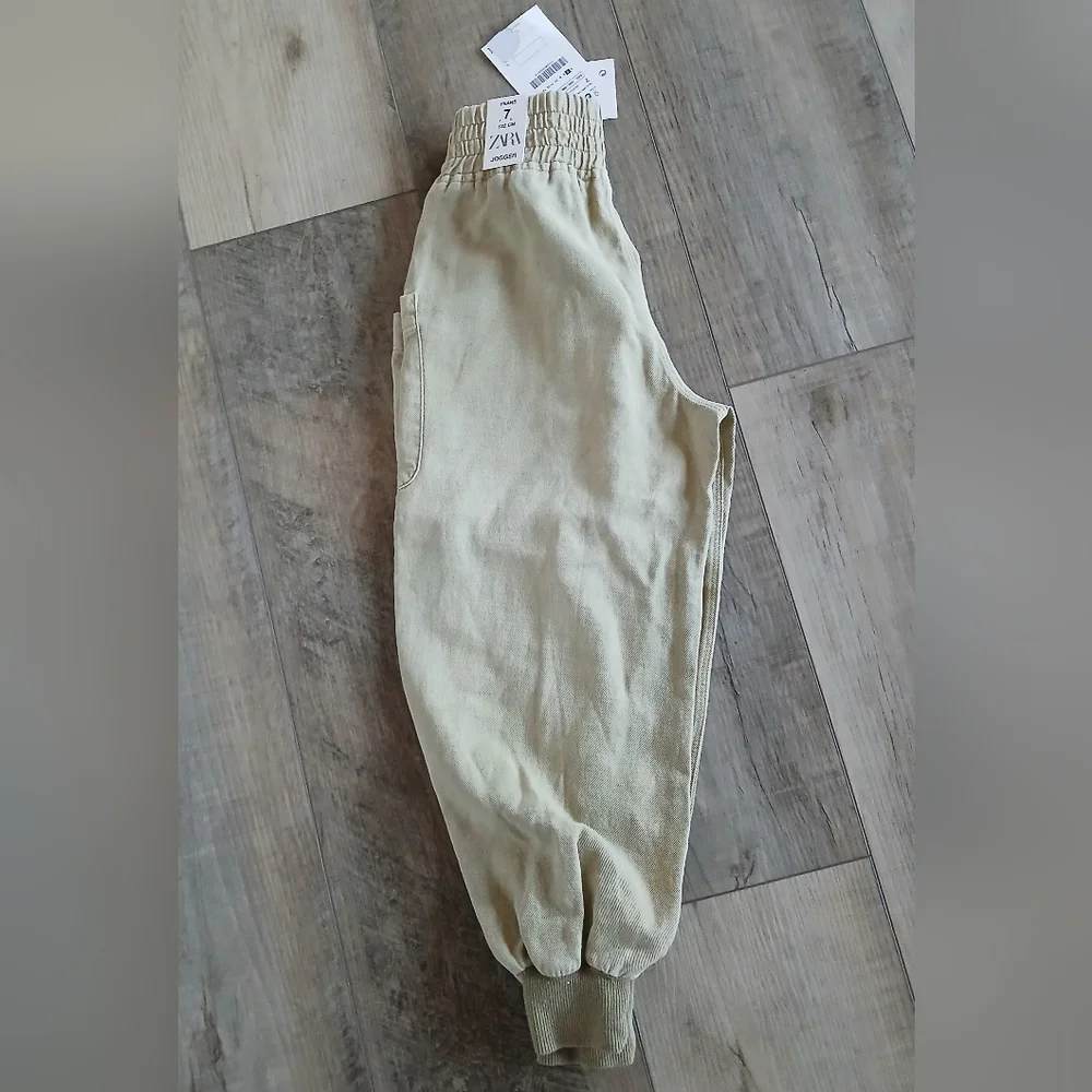 NWT Zara Kids jogger pants, Size 7 (122 cm) in cream - Picture 3 of 3